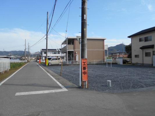 売 地 山越町